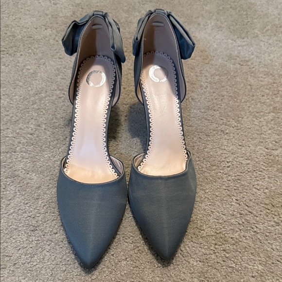Journee Collection Charcoal Gray Tanzi Bow Heels - Picture 2 of 13